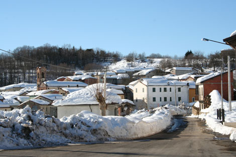 Altra veduta del paese sotto la neve